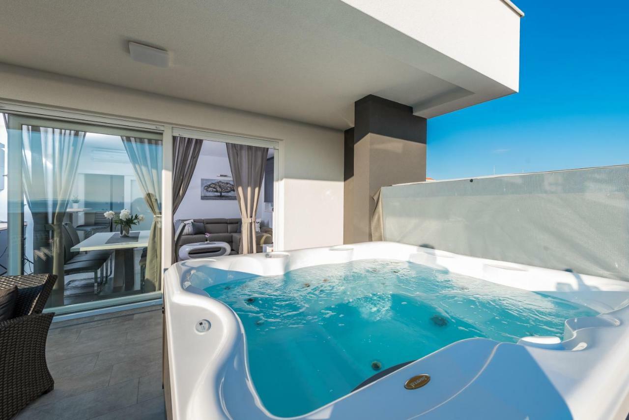 Villa Magnifica Penthouse With Jacuzzi Novalja Dış mekan fotoğraf